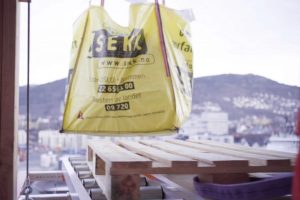 Removing building waste using the Liftroller Wall.