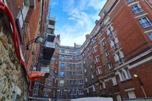 Liftroller Wall_Paris_Bouygues_renovation of apartments