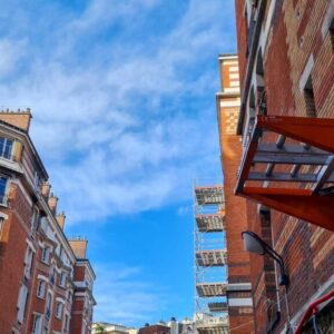 Liftroller Wall_Paris_Bouygues_renovation of apartments