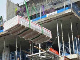 Belevue_New build_Byggmester Markhus_Liftroller Floor Crane lowering construction materials onto a Liftroller Floor at a new build project..